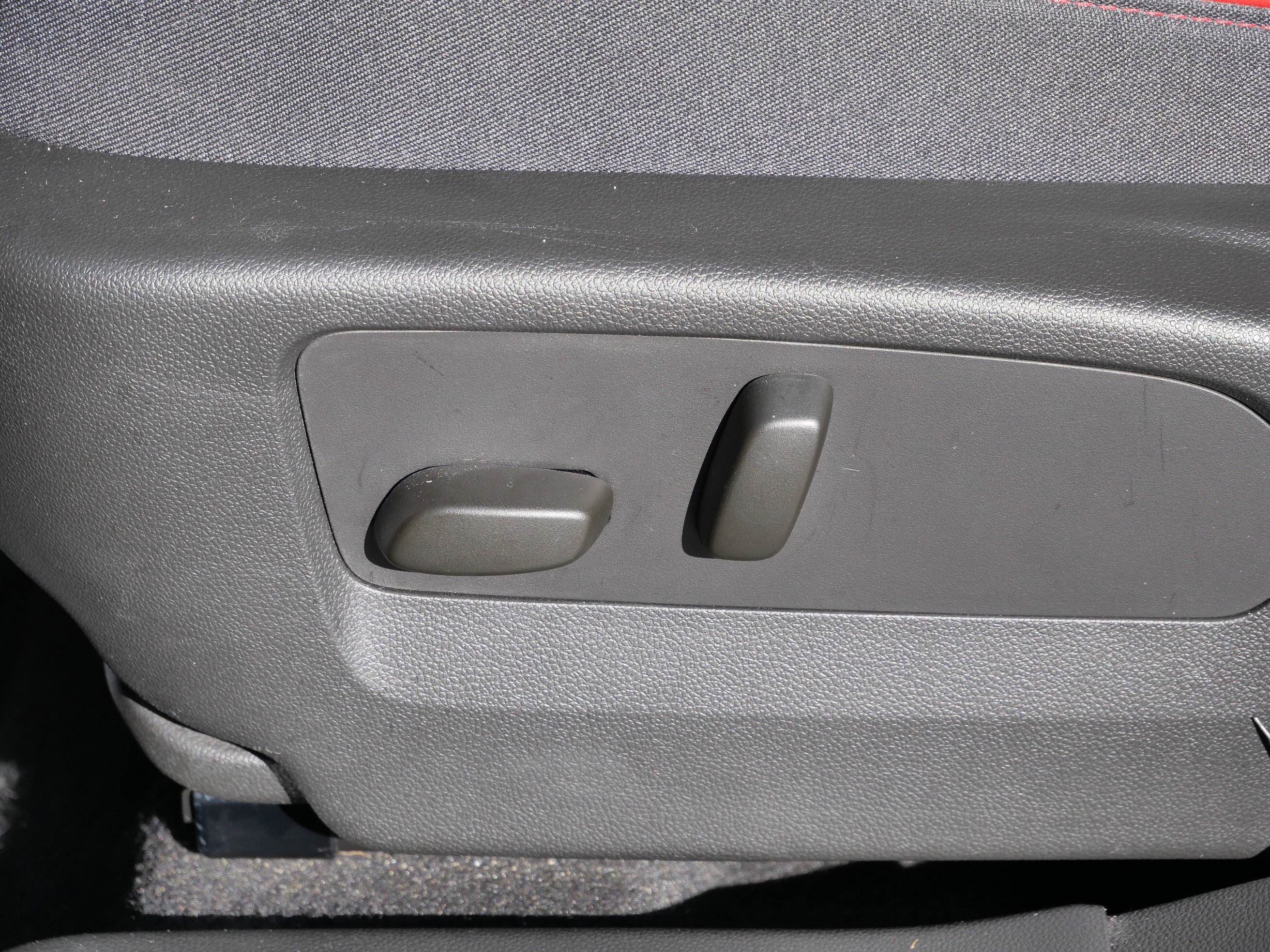 Used 2023 Buick Envision Essence w/ Sport Touring Package image 7