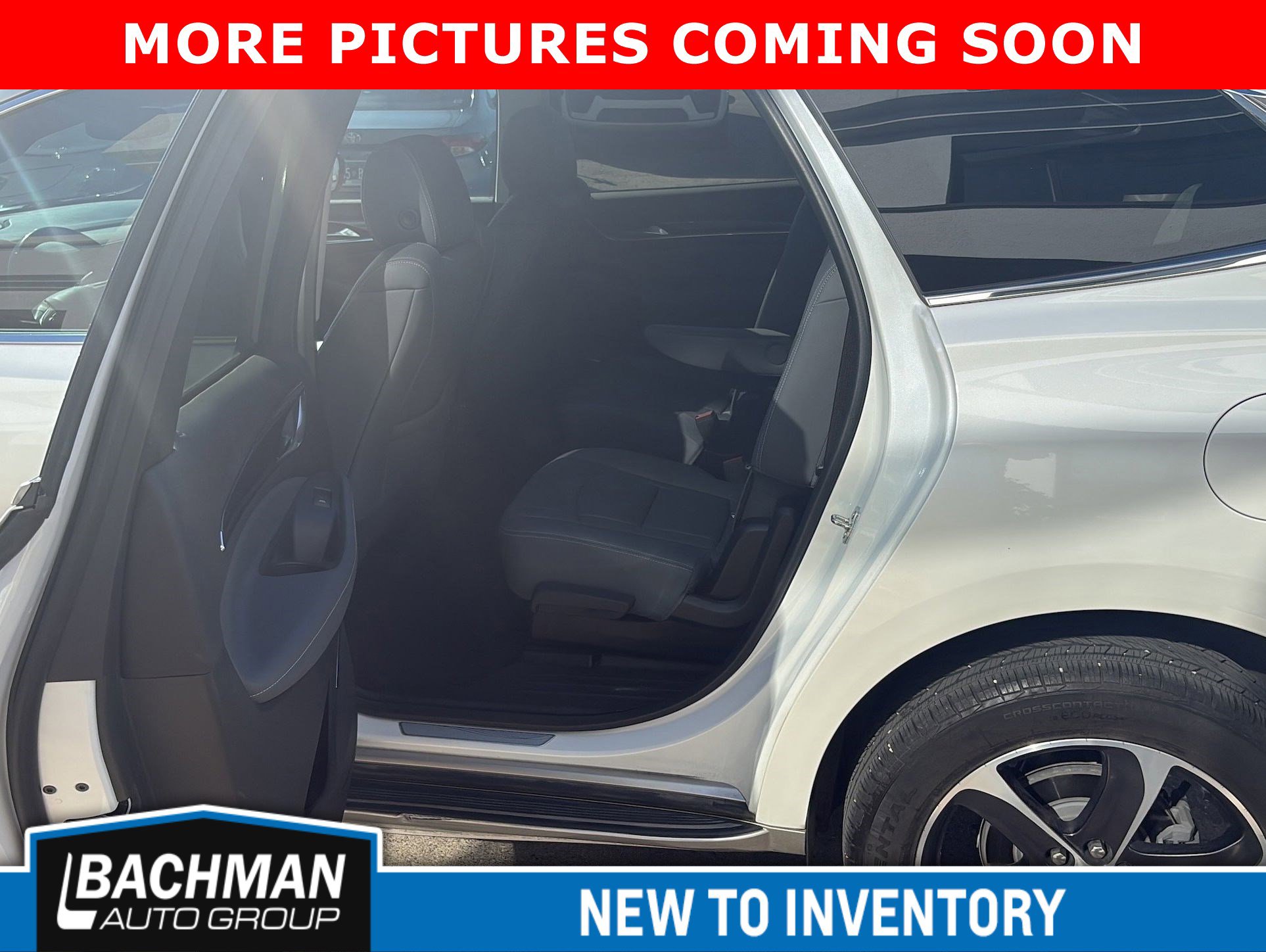 Used 2021 Buick Enclave Essence w/ LPO, Touring Package image 8