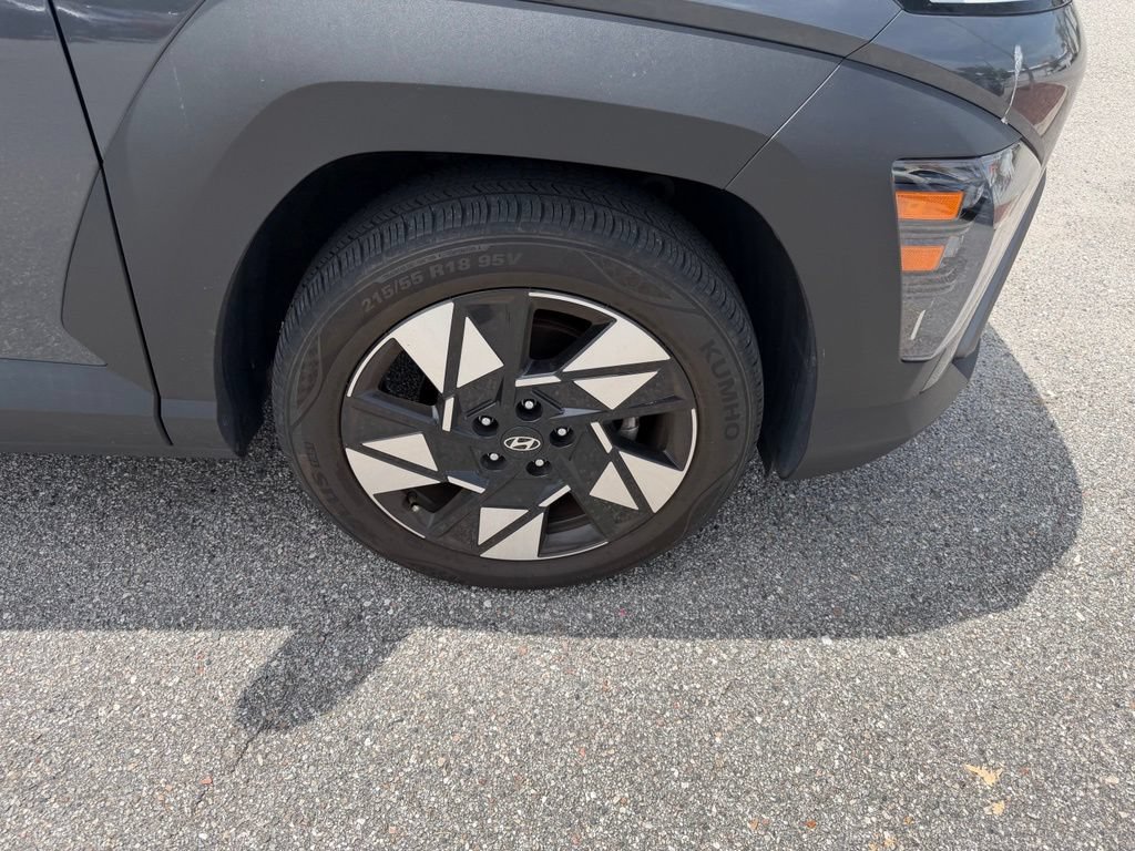 Used 2024 Hyundai Kona SEL FWD image 4