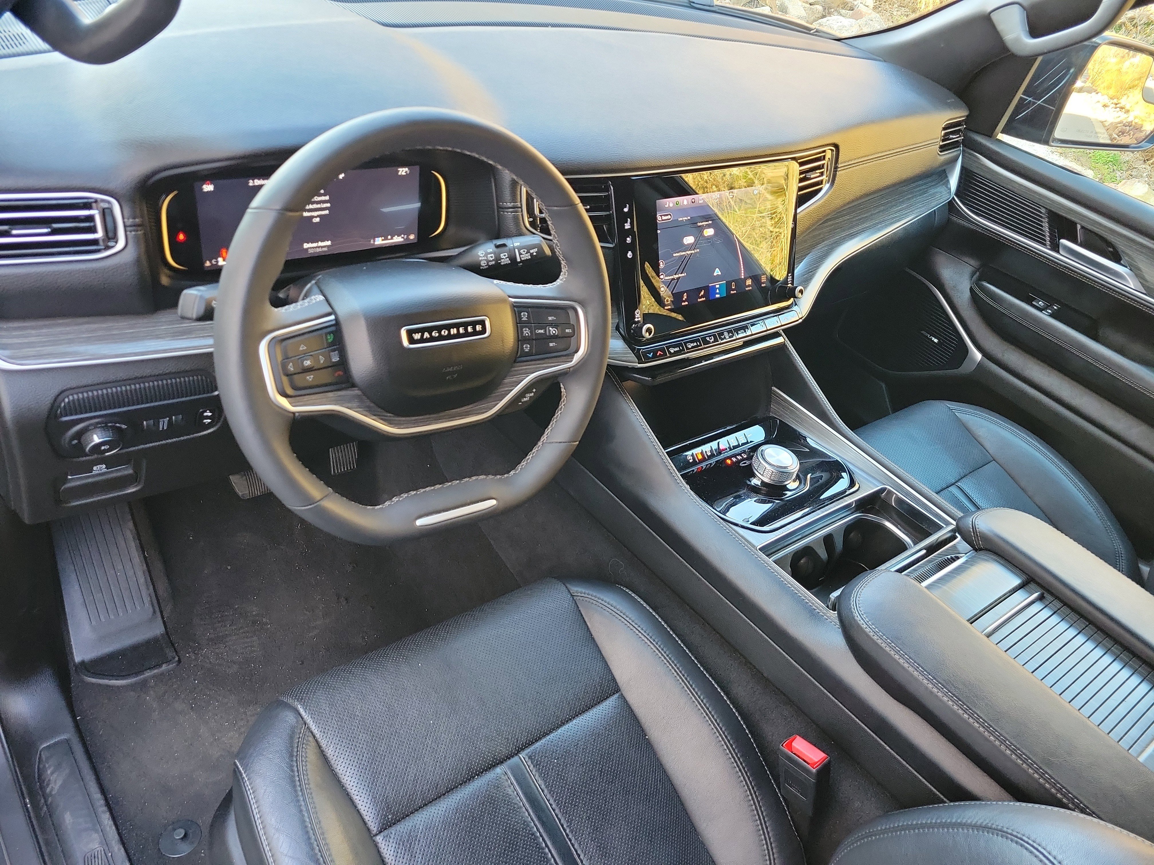 Used 2024 Jeep Wagoneer L Series II image 13