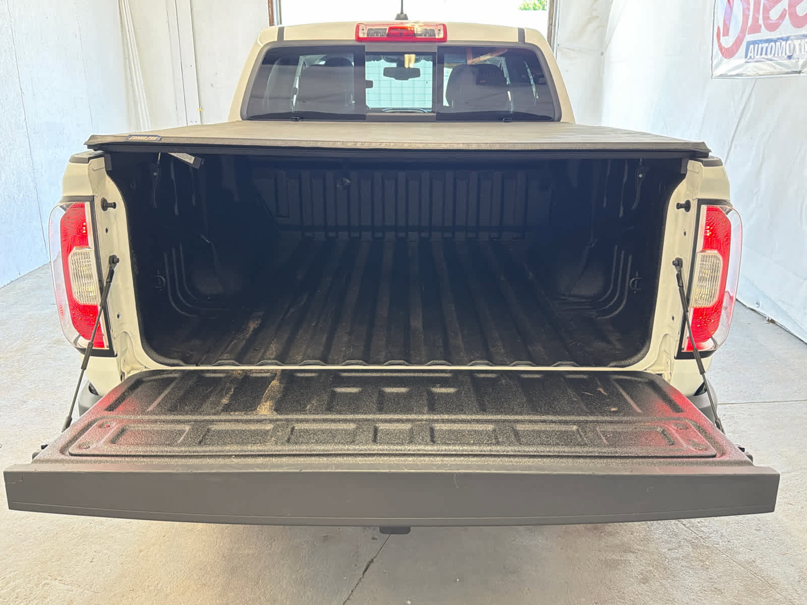 Used 2022 GMC Canyon Elevation w/ Elevation Premium Package AWD/4WD image 6