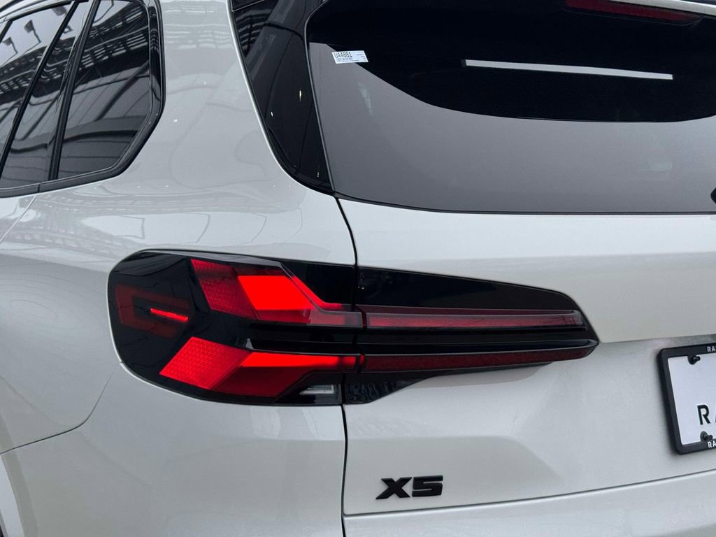 Used 2026 BMW X5 M60i image 10