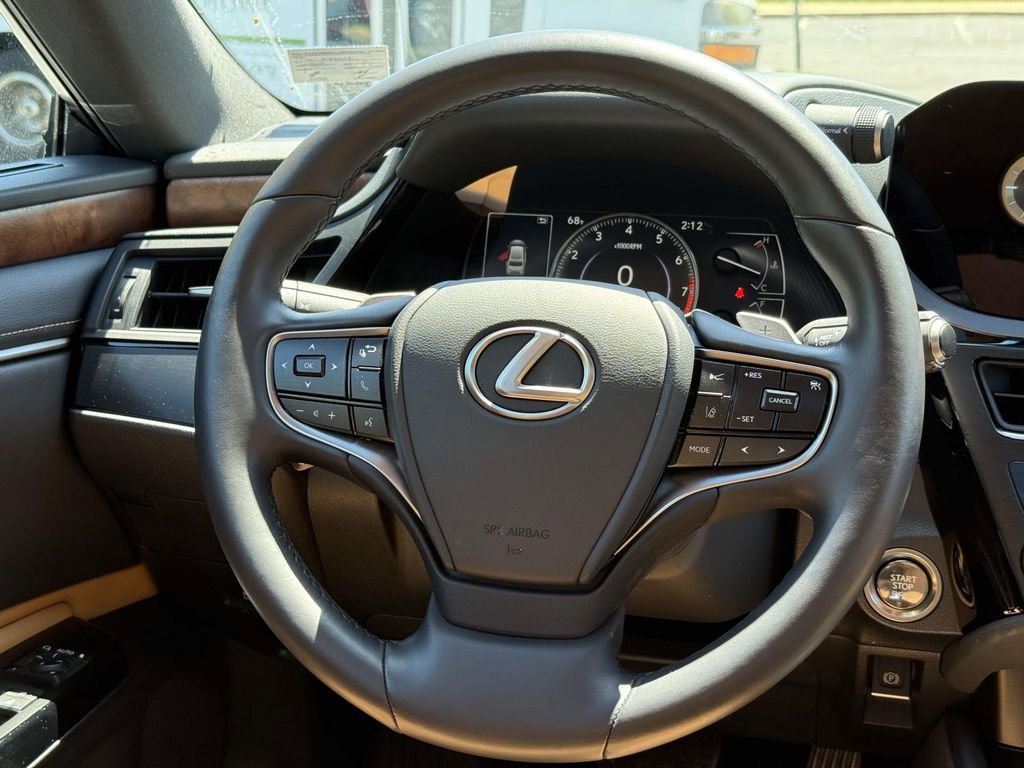 Used 2025 Lexus ES 350 w/ Premium Package FWD image 9
