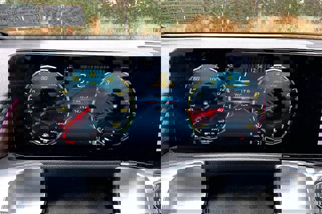 Certified 2022 Mercedes-Benz GLB 250 4MATIC image 16