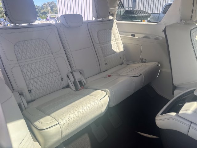 Used 2018 Lincoln Navigator Black Label w/ Cargo Package AWD/4WD image 40