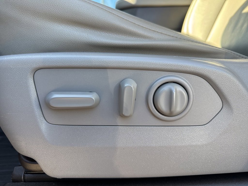 Used 2021 GMC Sierra 3500 SLT w/ SLT Preferred Package image 35