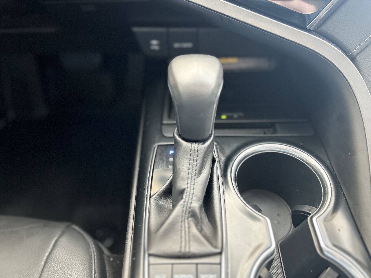 Used 2019 Toyota Camry XSE w/ Navigation Package FWD image 72