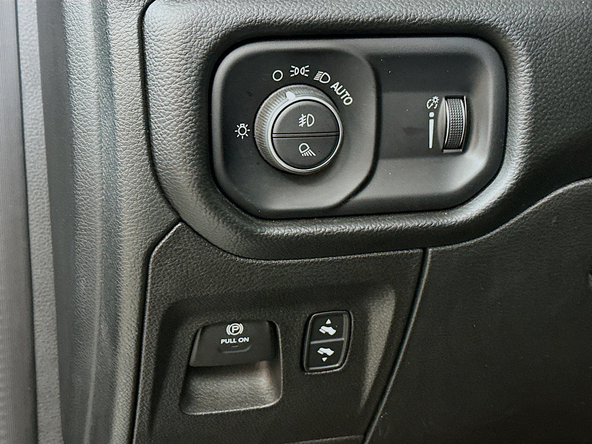 Used 2022 RAM 1500 Big Horn AWD/4WD image 10