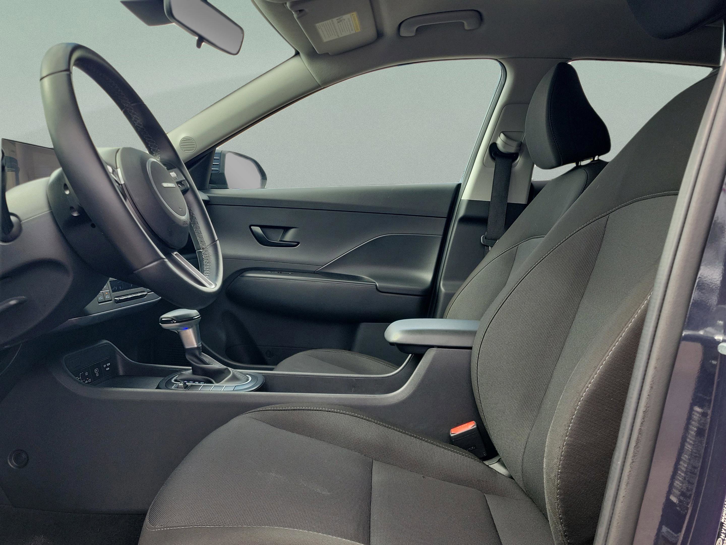 Used 2024 Hyundai Kona SEL image 14