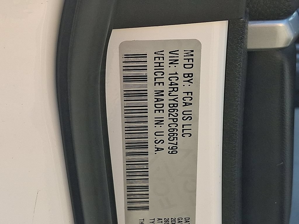 Used 2023 Jeep Grand Cherokee 4WD 4xe image 27