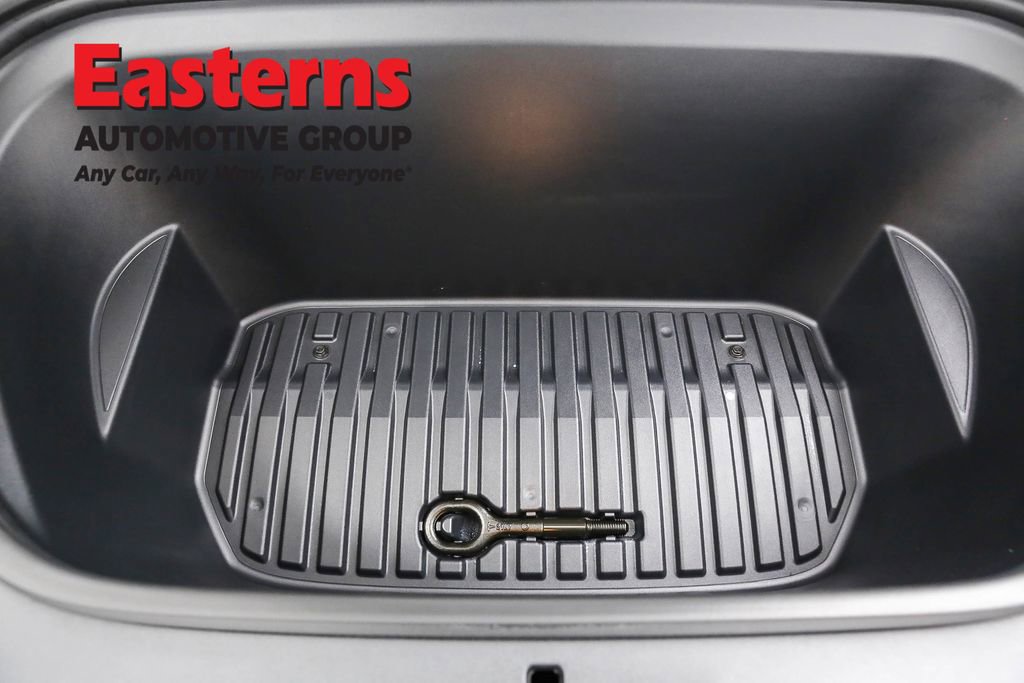 Used 2022 Tesla Model Y Long Range image 7