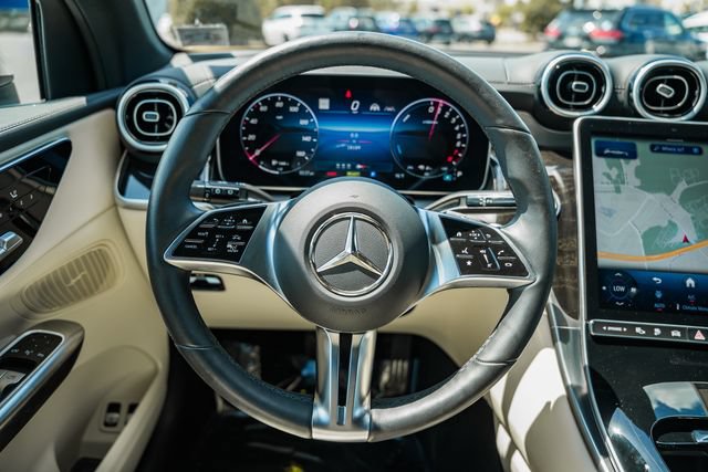 Used 2025 Mercedes-Benz GLC 350e 4MATIC image 29