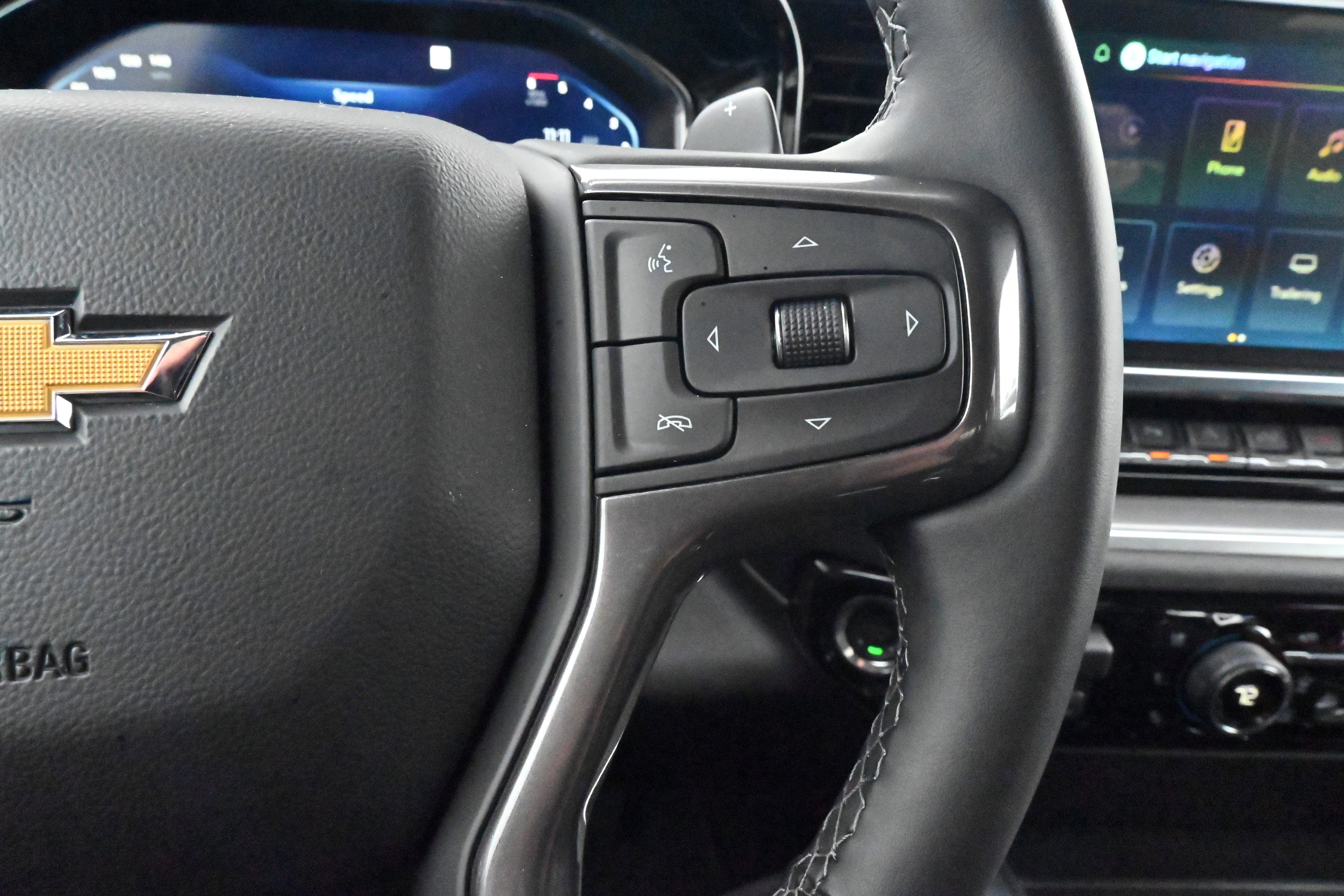 Used 2025 Chevrolet Silverado 1500 High Country w/ Technology Package image 34