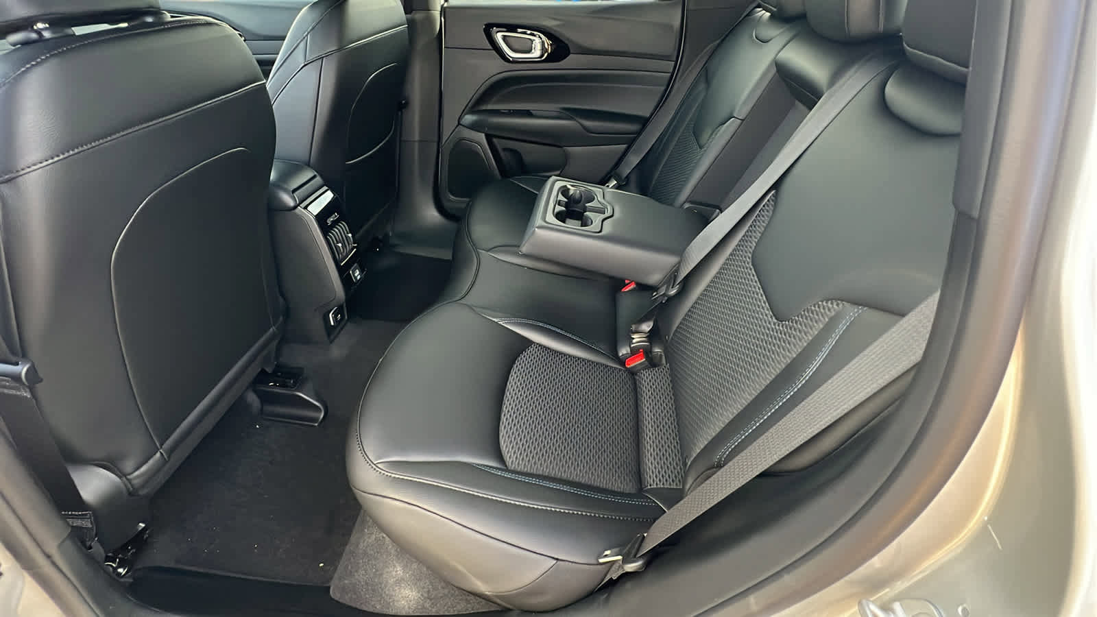 New 2026 Jeep Compass Latitude image 24