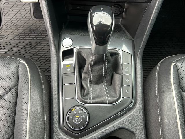 Used 2022 Volkswagen Tiguan SEL R-Line AWD/4WD image 24