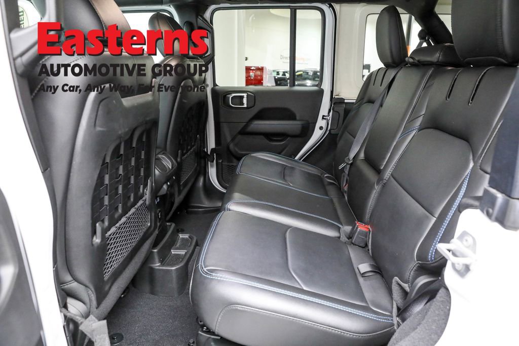 Used 2022 Jeep Wrangler Unlimited Rubicon 4xe w/ Cold Weather Group AWD/4WD image 24