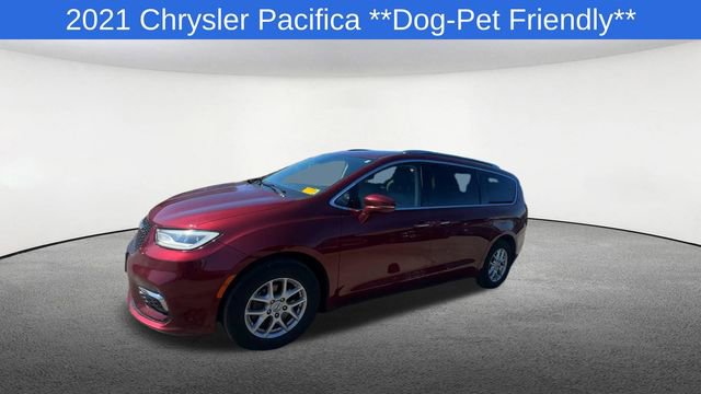 Used 2021 Chrysler Pacifica Touring-L FWD image 4