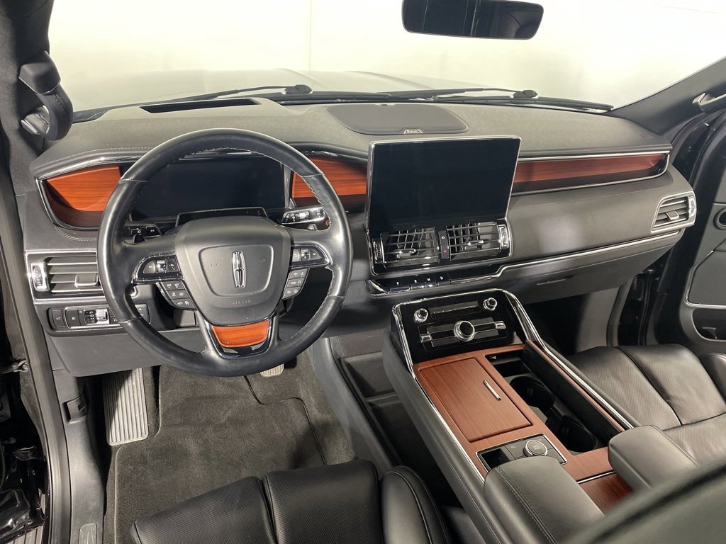 Used 2024 Lincoln Navigator Reserve image 8