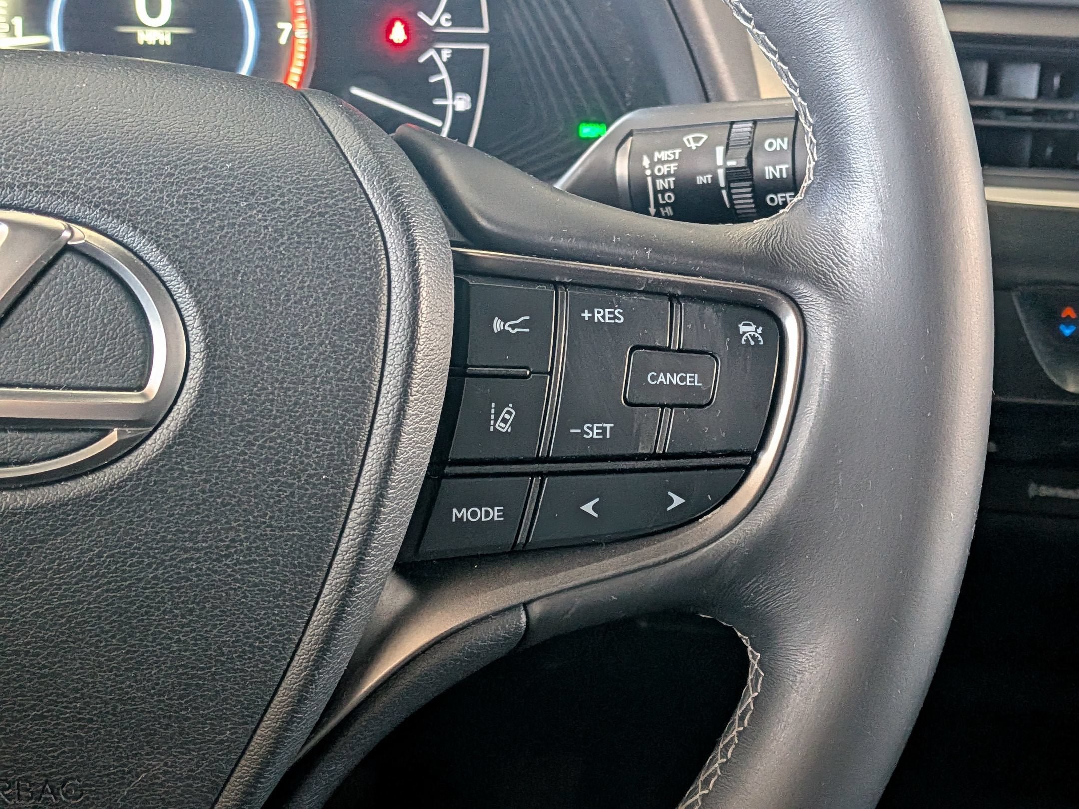 Used 2020 Lexus UX 200 w/ Accessory Package FWD image 16