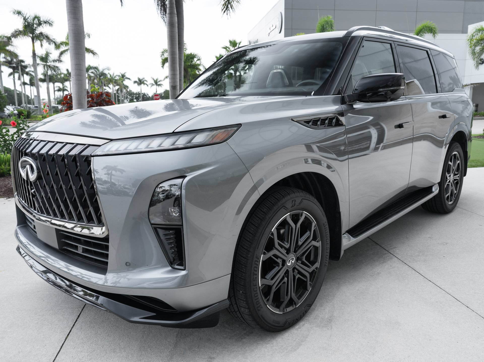 Certified 2026 INFINITI QX80 4WD w/ Sport Exterior Package image 6