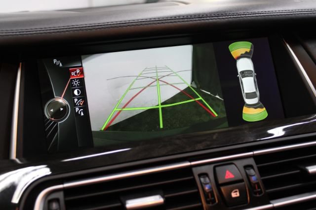 Used 2015 BMW 750Li xDrive AWD/4WD image 18