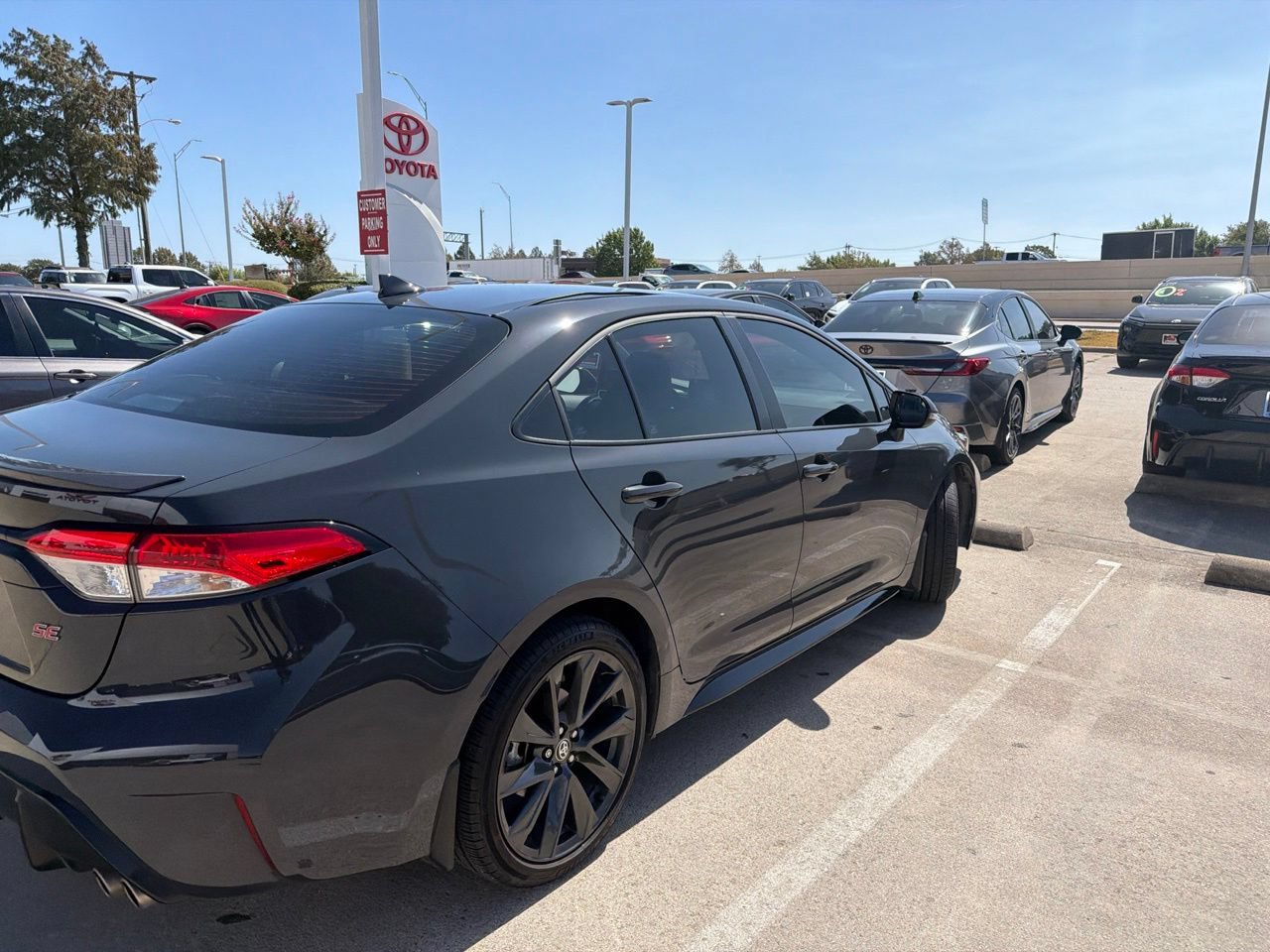 Used 2025 Toyota Corolla SE FWD image 5