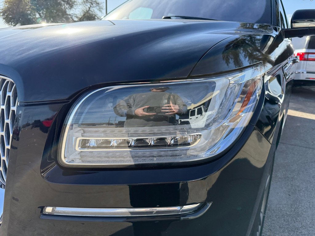 Used 2018 Lincoln Navigator L Reserve w/ Technology Package image 11