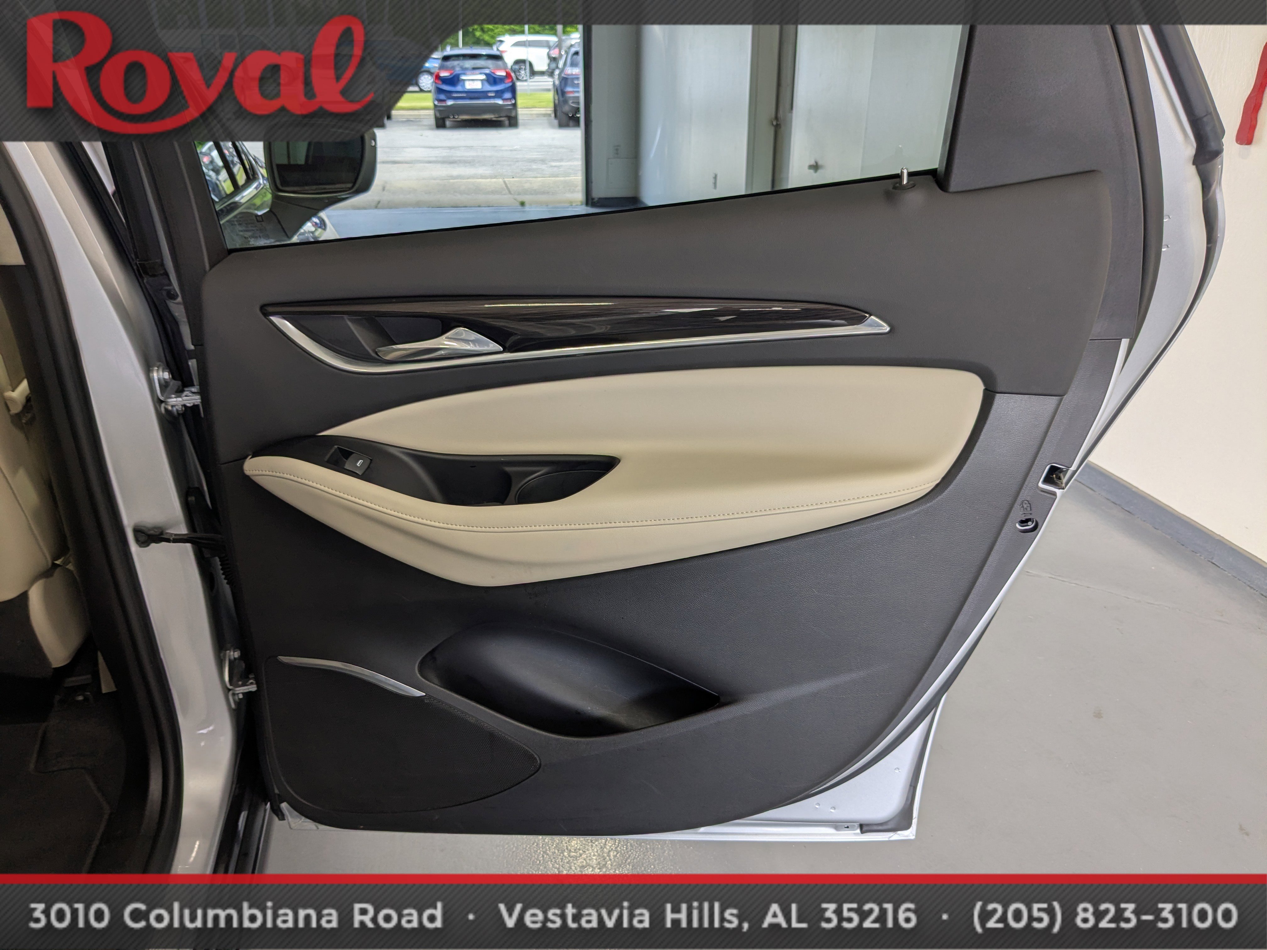 Used 2018 Buick Enclave Essence FWD image 9