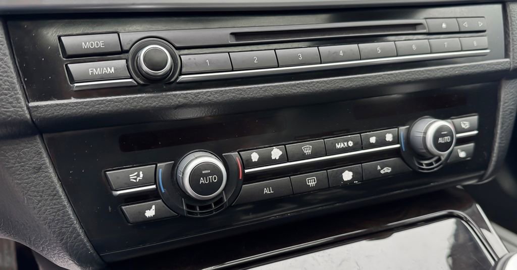 Used 2012 BMW 535i xDrive Sedan image 27