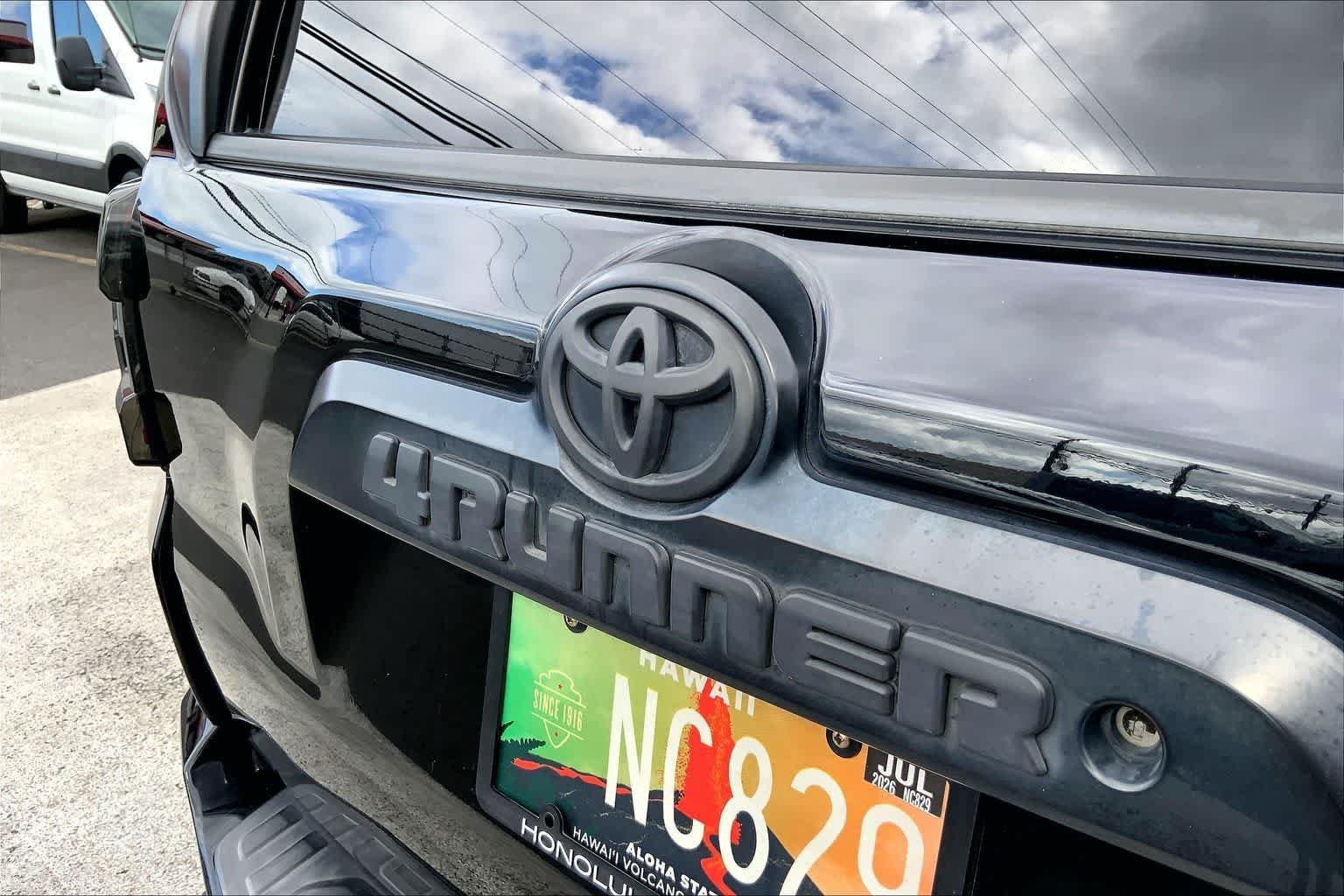 Used 2020 Toyota 4Runner TRD Off-Road AWD/4WD image 7