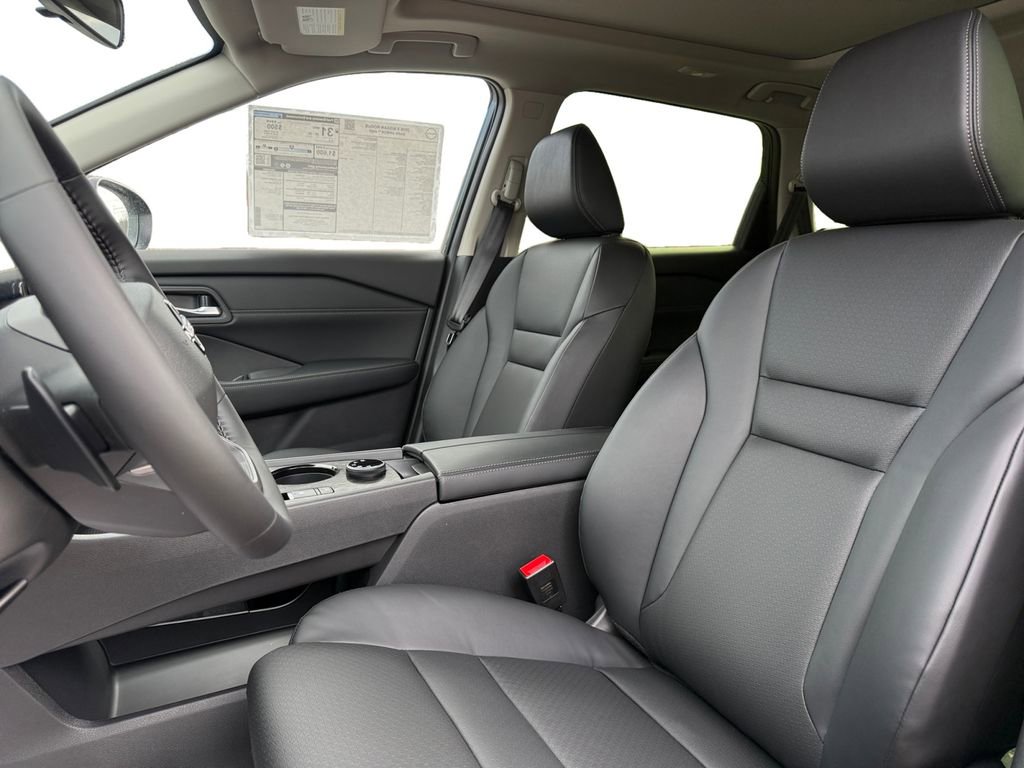 New 2026 Nissan Rogue Dark Armor image 9