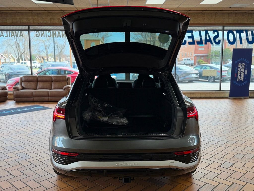 Used 2024 Audi SQ8 e-tron Premium Plus w/ AC Charging Package AWD/4WD image 31