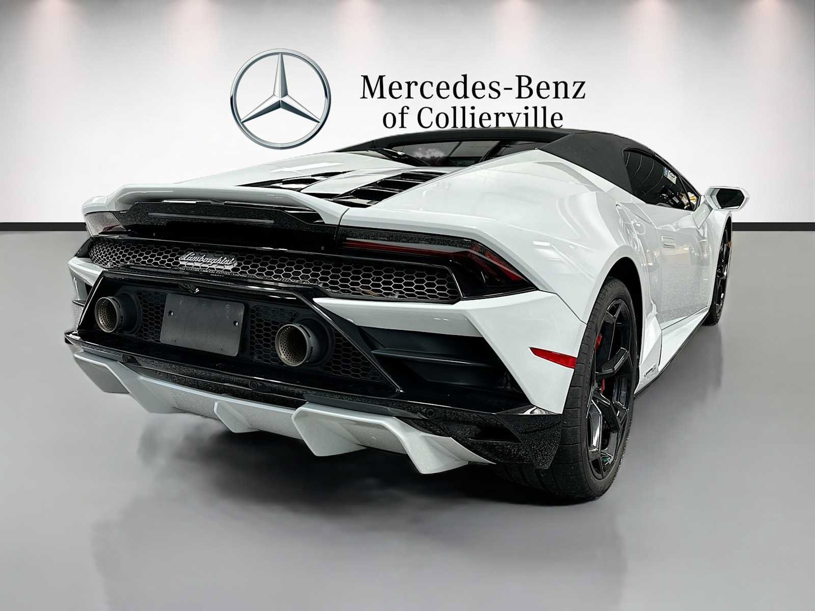 Used 2022 Lamborghini Huracan EVO RWD image 5