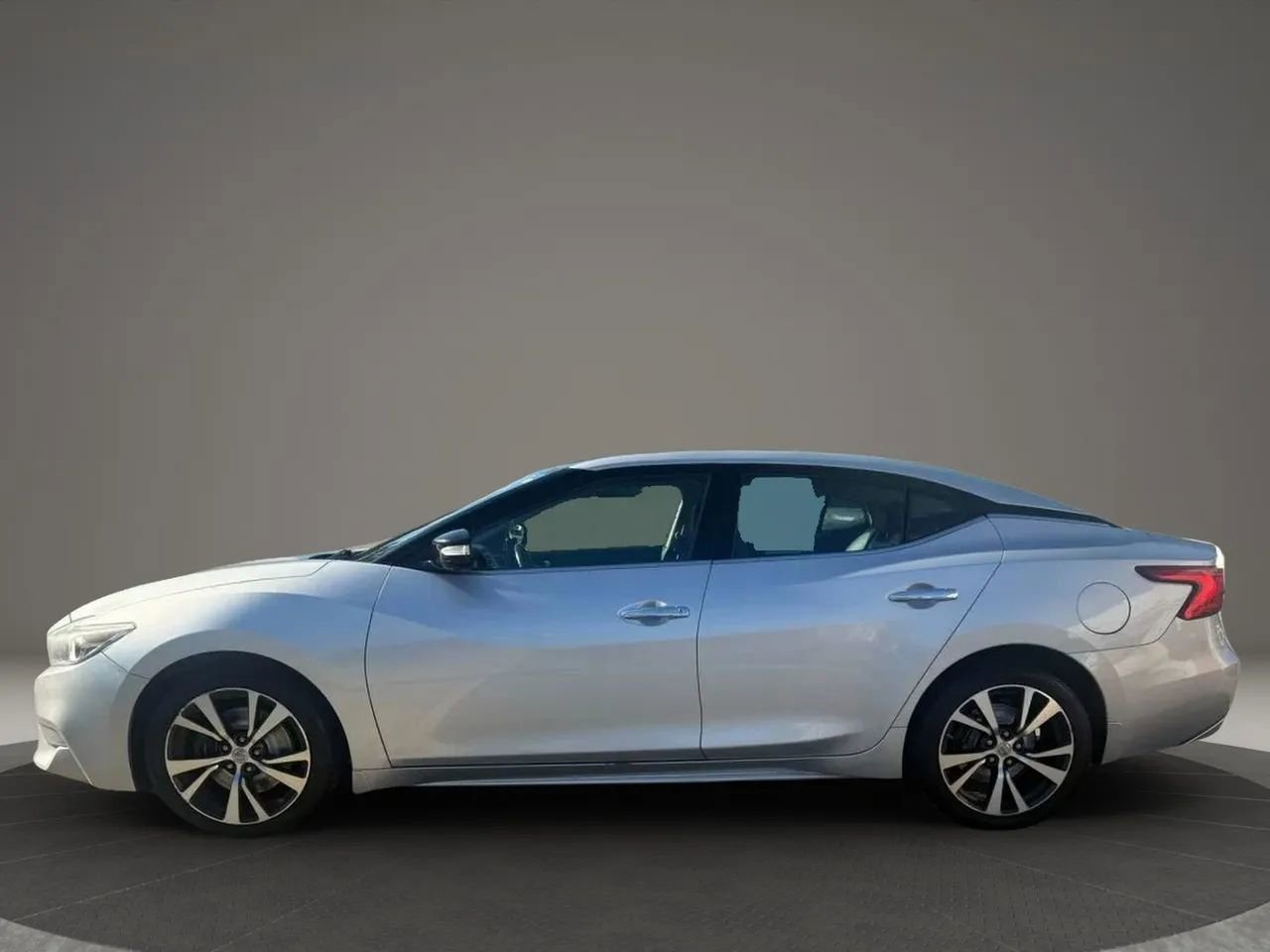 Used 2016 Nissan Maxima Platinum image 8