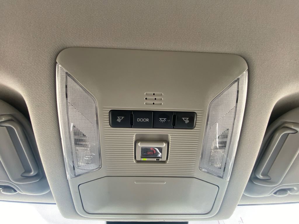 Used 2024 Toyota RAV4 XLE AWD/4WD image 25