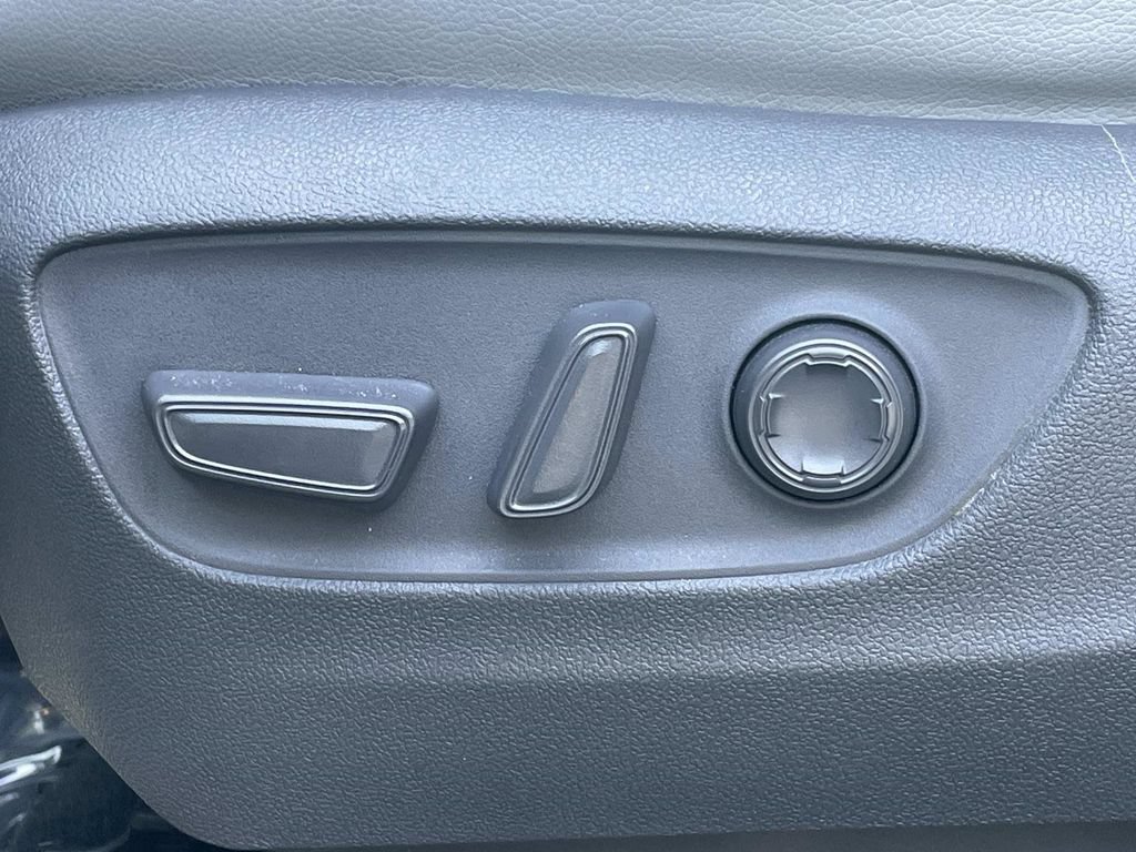 Used 2021 Toyota Sienna Limited FWD image 40