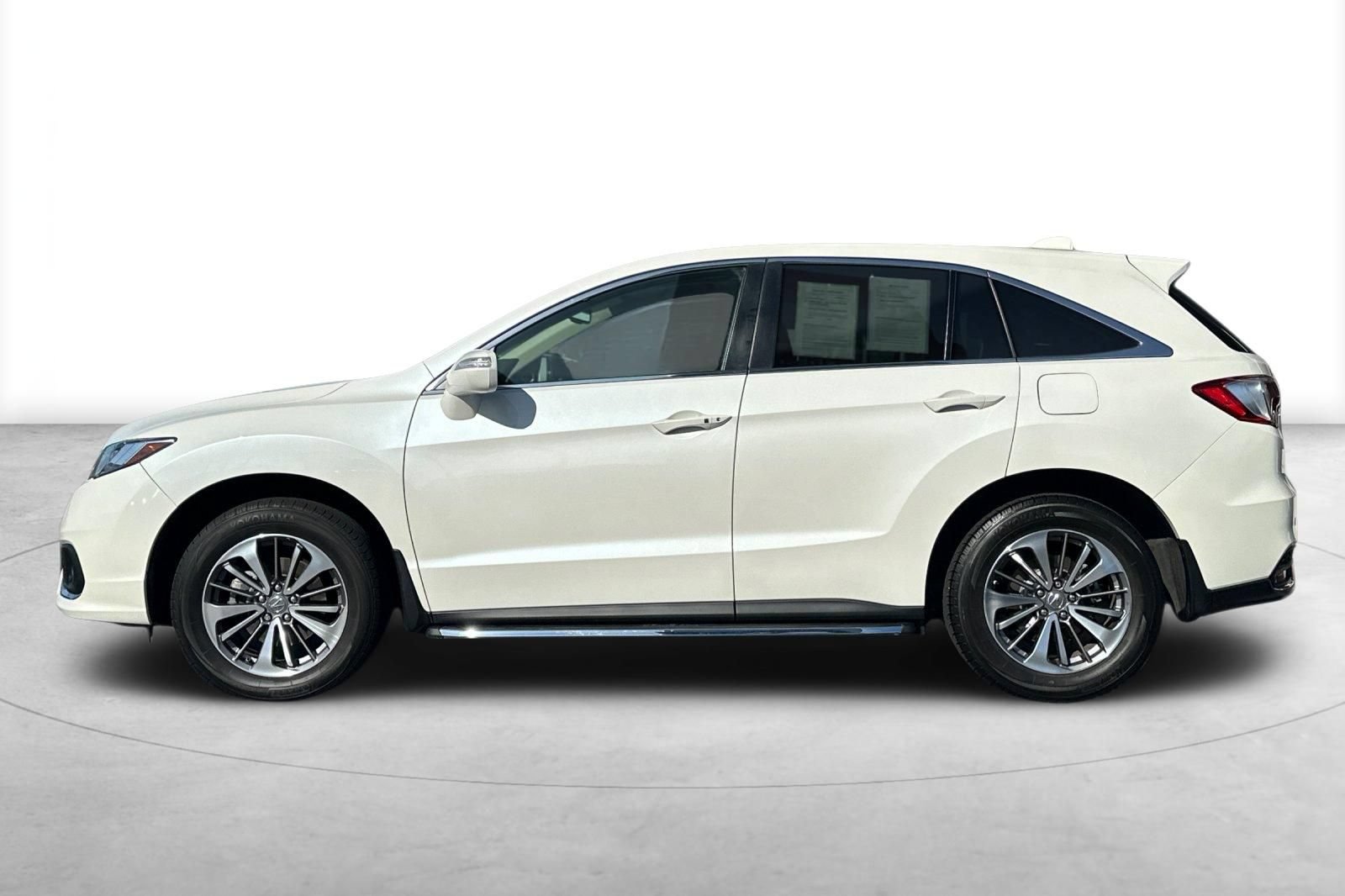 Used 2017 Acura RDX w/ Advance Package AWD/4WD image 3