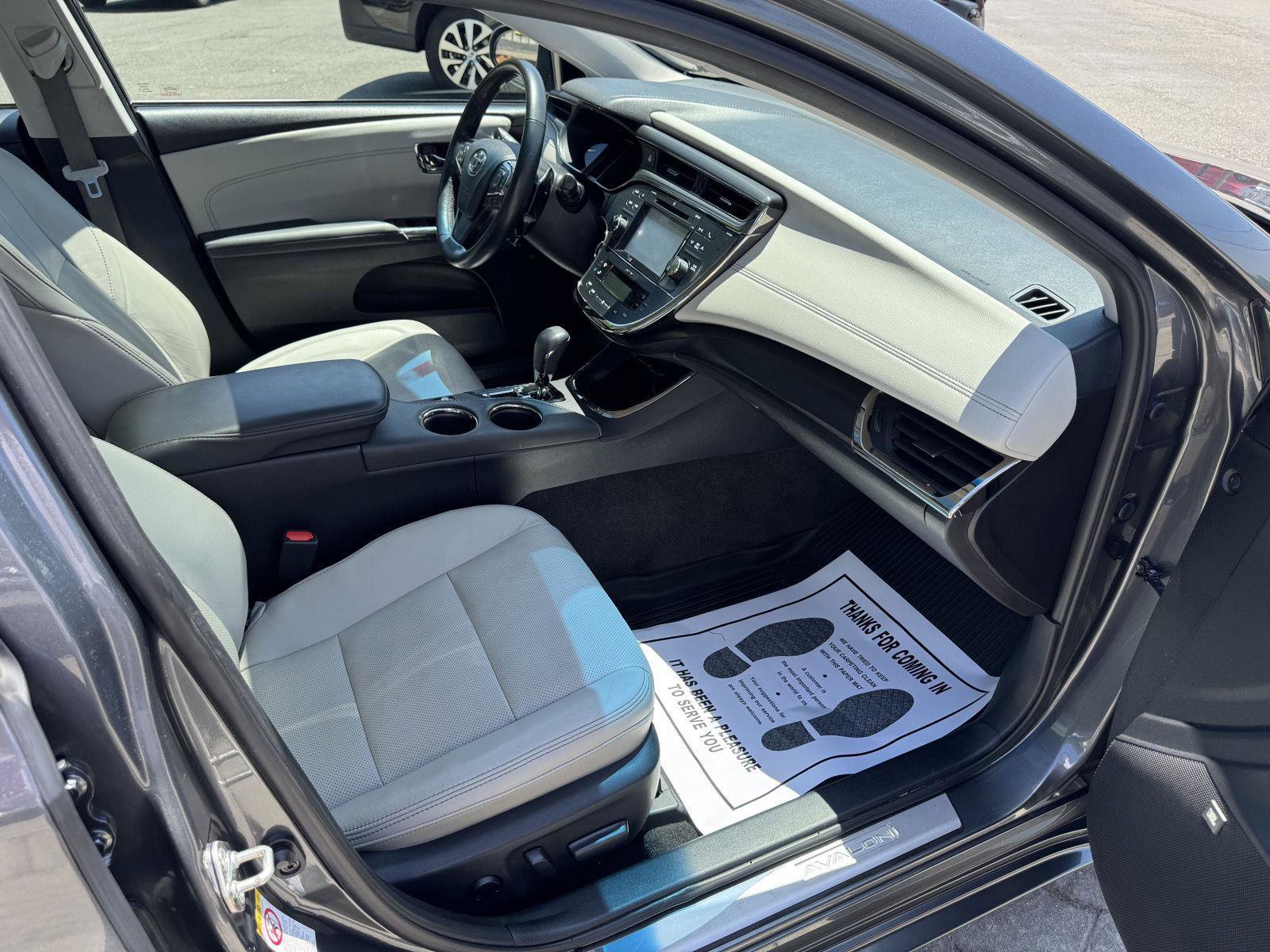 Used 2018 Toyota Avalon Limited w/ Protection Package FWD image 17