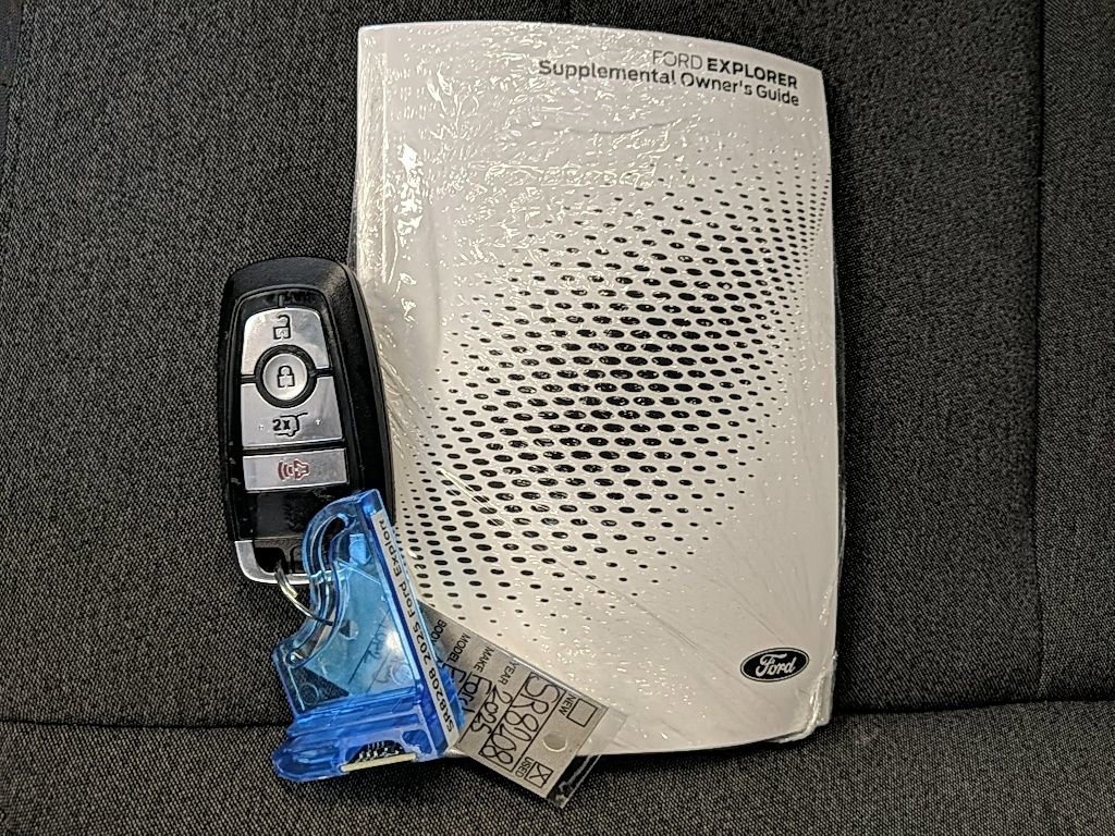 Used 2025 Ford Explorer Active image 30