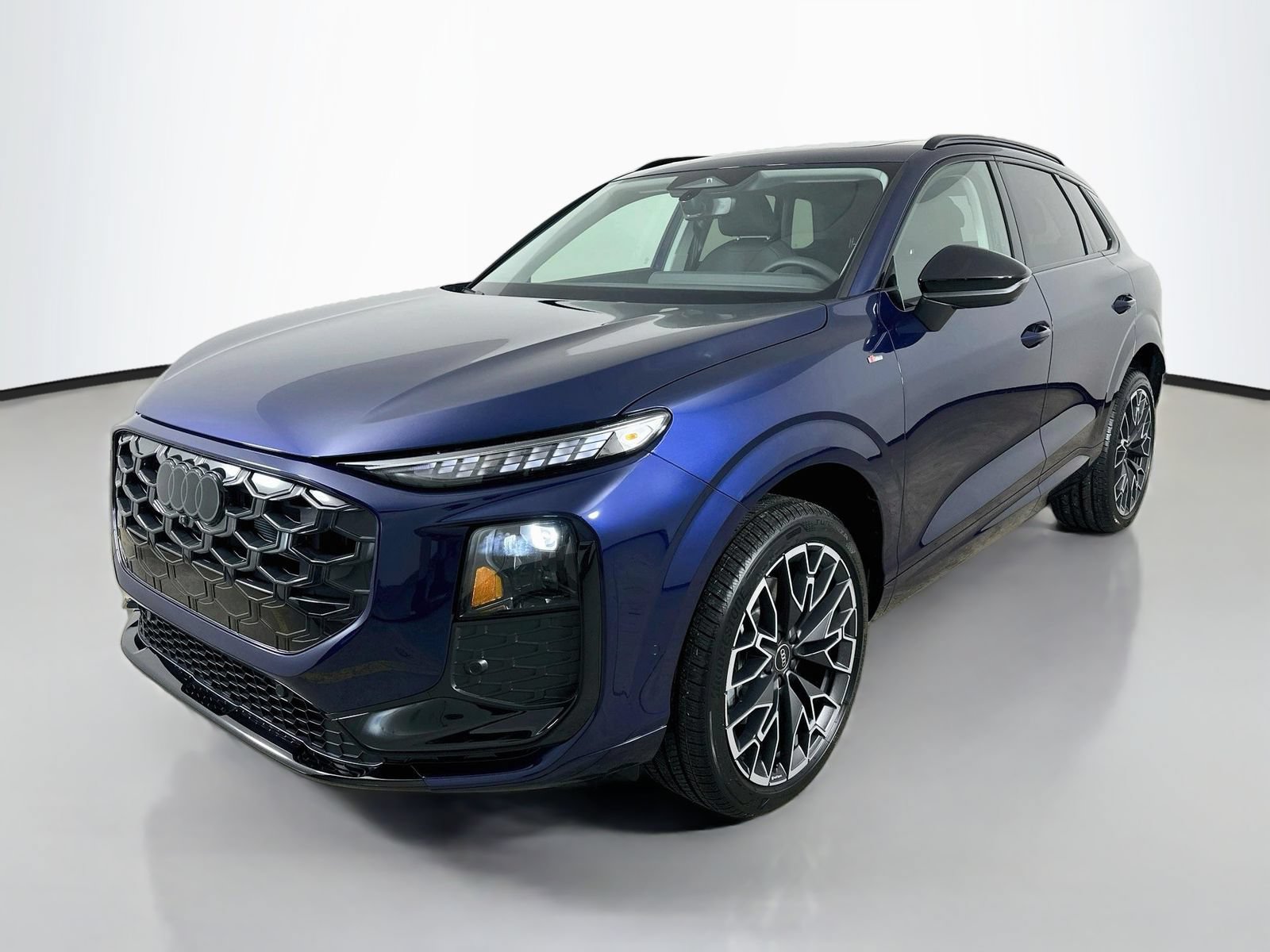 New 2026 Audi Q3 quattro 2.0T AWD/4WD image 1