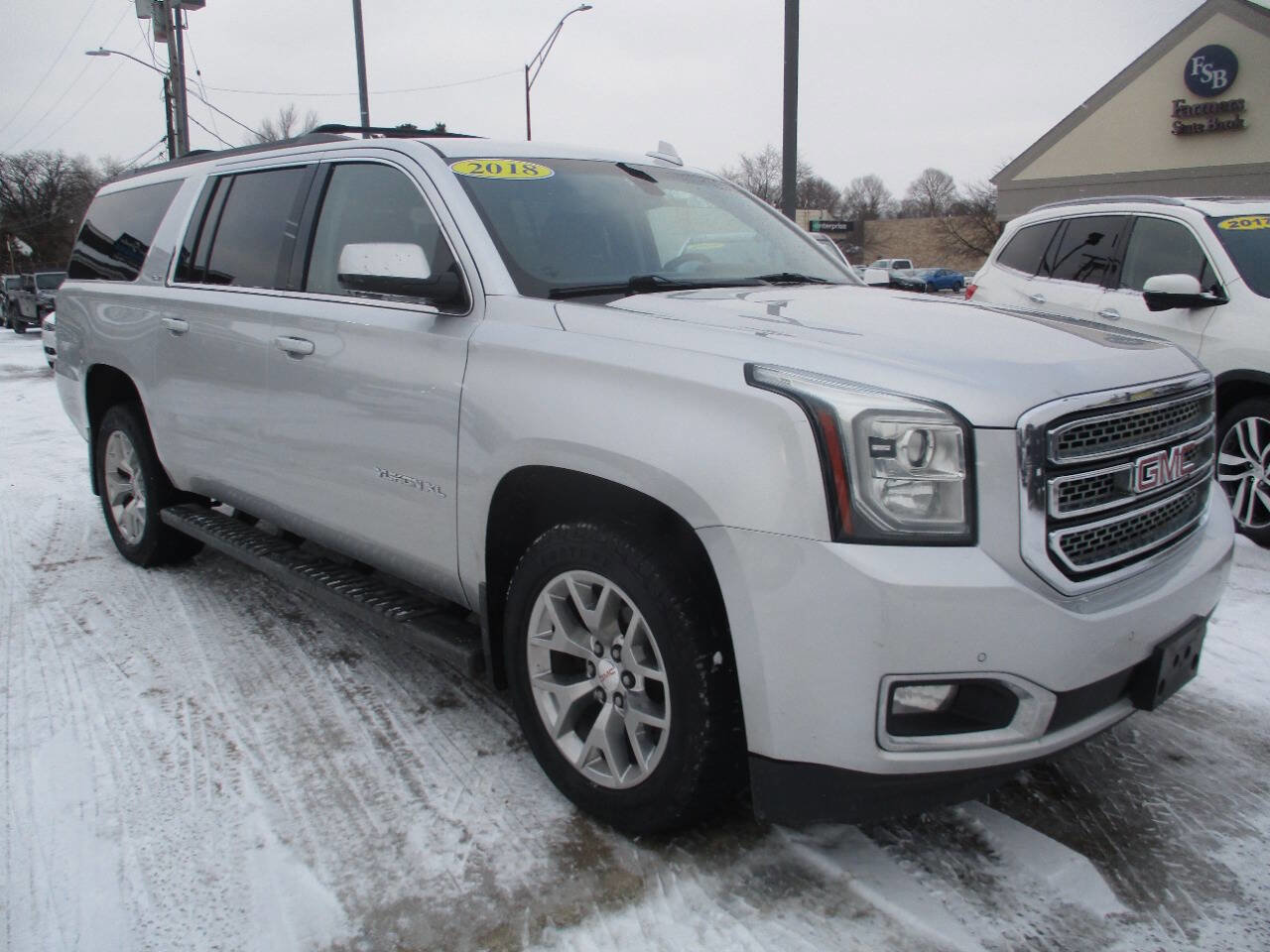Used 2018 GMC Yukon XL SLE w/ SLE Value Package image 8
