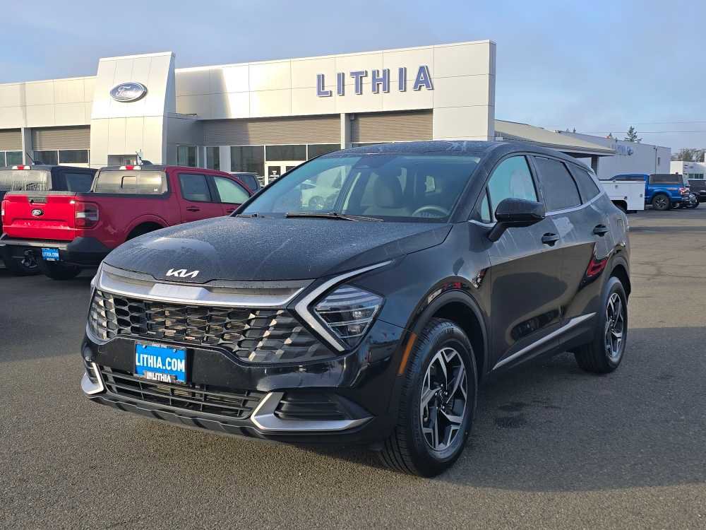 Used 2024 Kia Sportage LX image 1