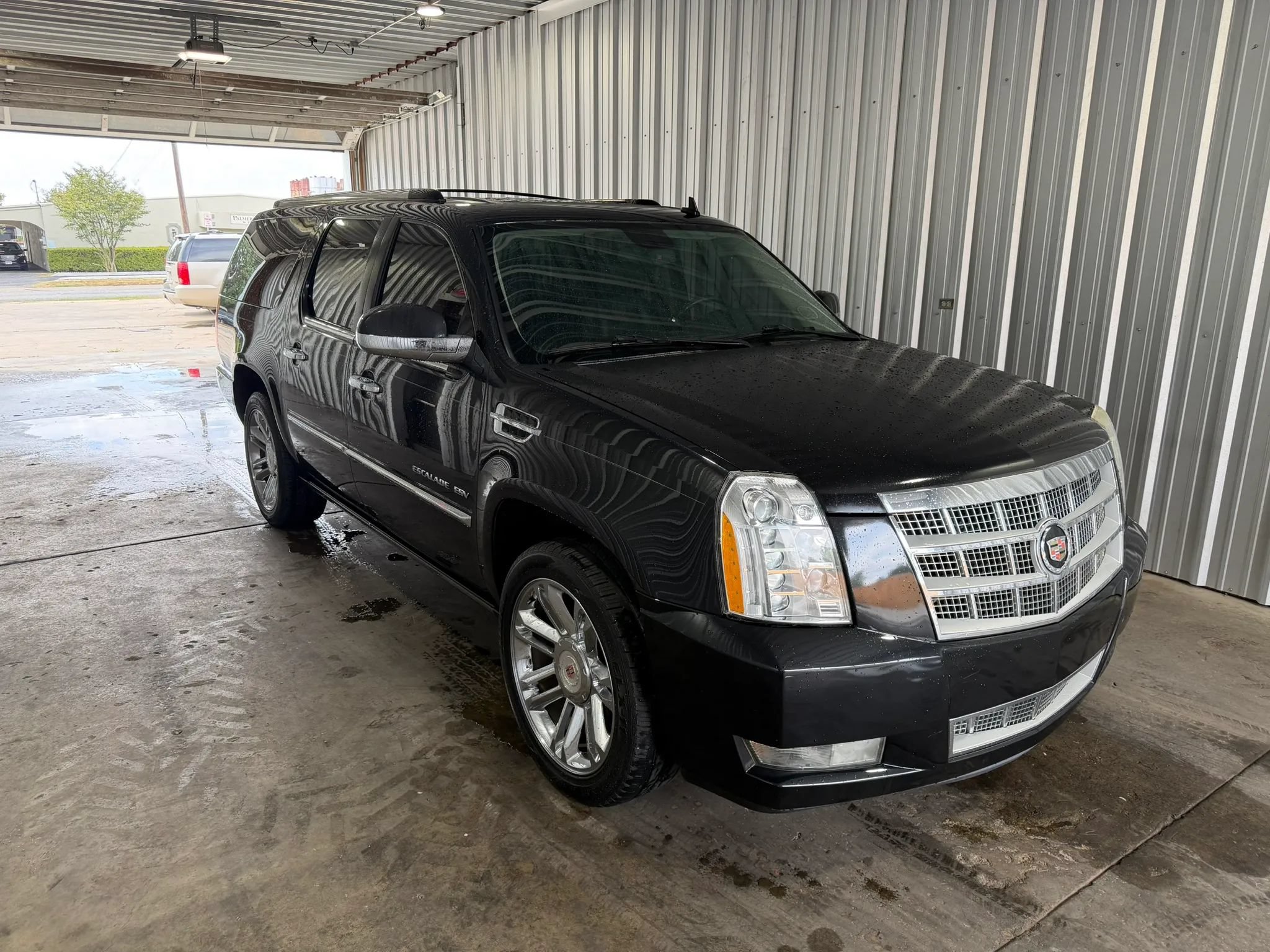Used 2013 Cadillac Escalade ESV Platinum AWD/4WD image 4