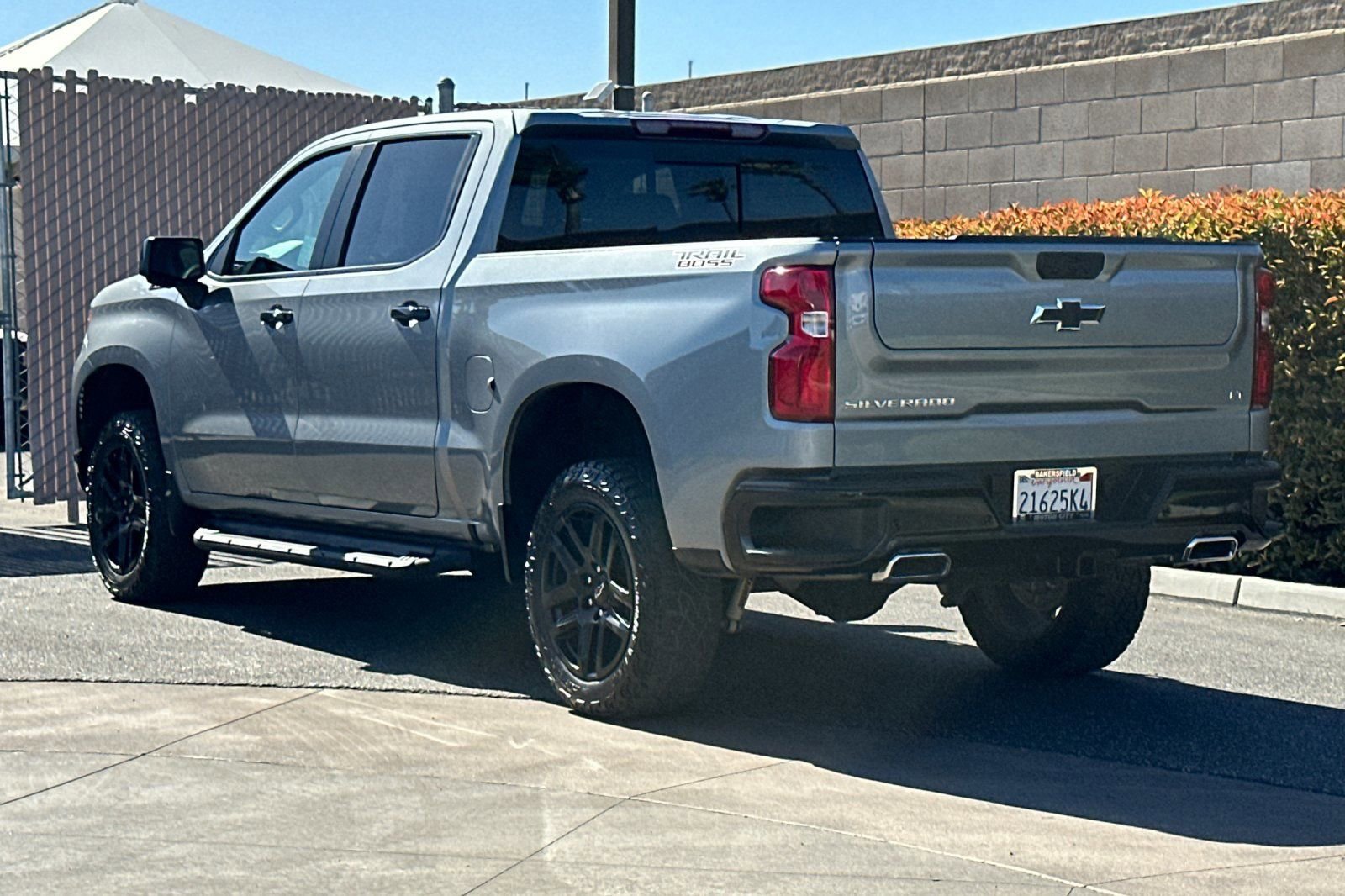 Used 2026 Chevrolet Silverado 1500 LT Trail Boss w/ LT Trail Boss Premium Package AWD/4WD image 6