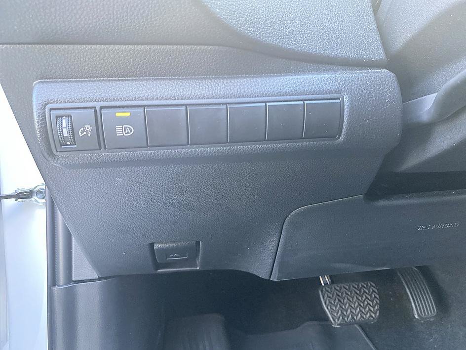 Certified 2025 Toyota Corolla SE FWD image 11