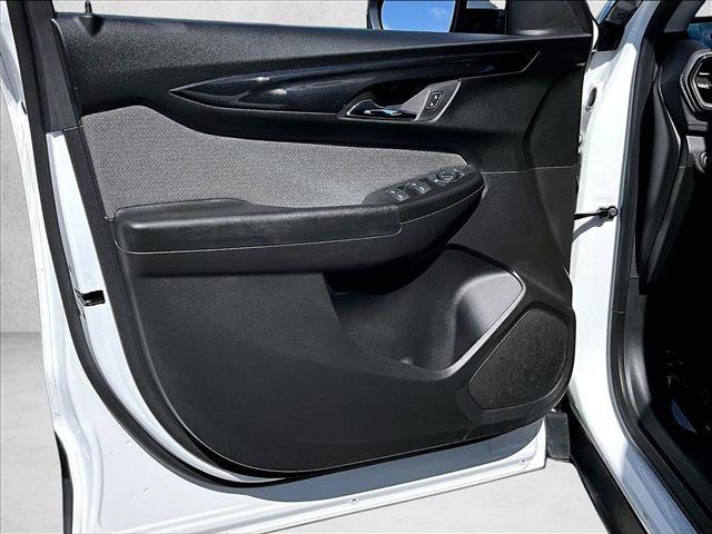Used 2025 Chevrolet TrailBlazer LT FWD image 18
