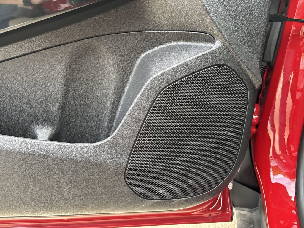New 2026 Chevrolet Trax LT w/ Sunroof Package FWD image 26