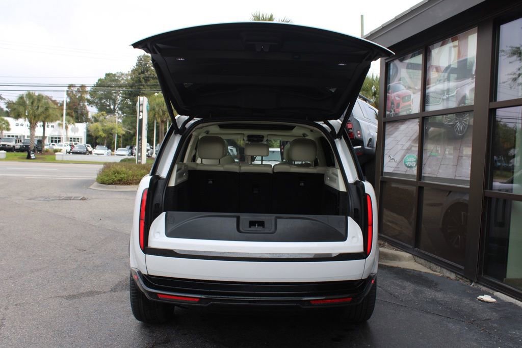 Used 2023 Land Rover Range Rover SE image 43