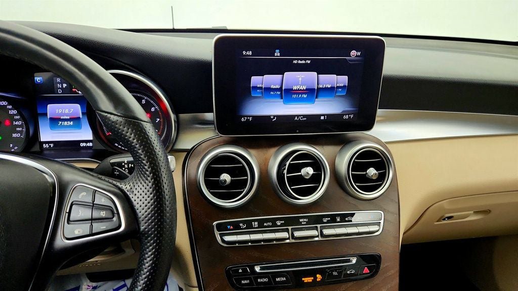 Used 2019 Mercedes-Benz GLC 350e 4MATIC image 17