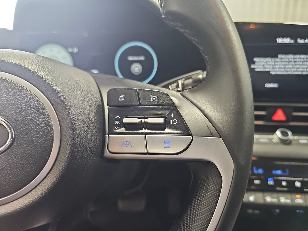 Certified 2023 Hyundai Elantra SEL w/ Convenience Package FWD image 17